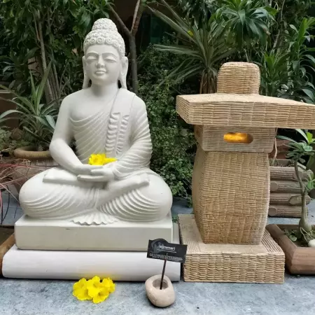 What is the Difference Between a Dhyana Mudra and a Bhumisparsha Mudra Buddha Statue?